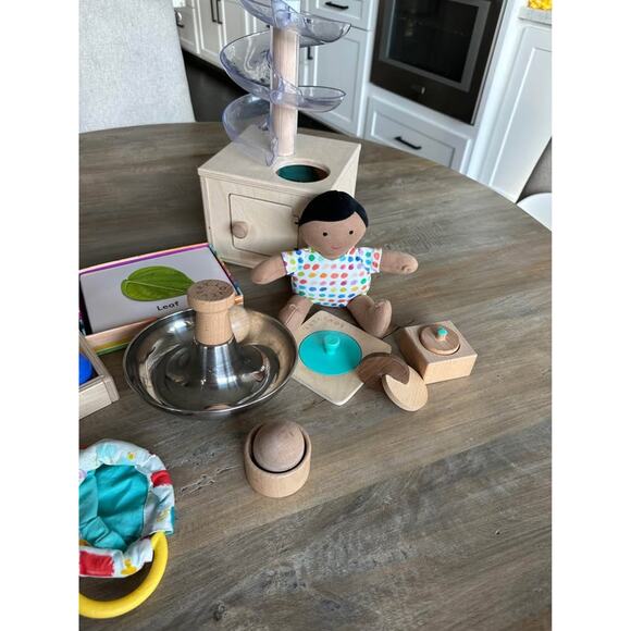 Lovevery toddler baby bundle toys - Picture 4 of 5